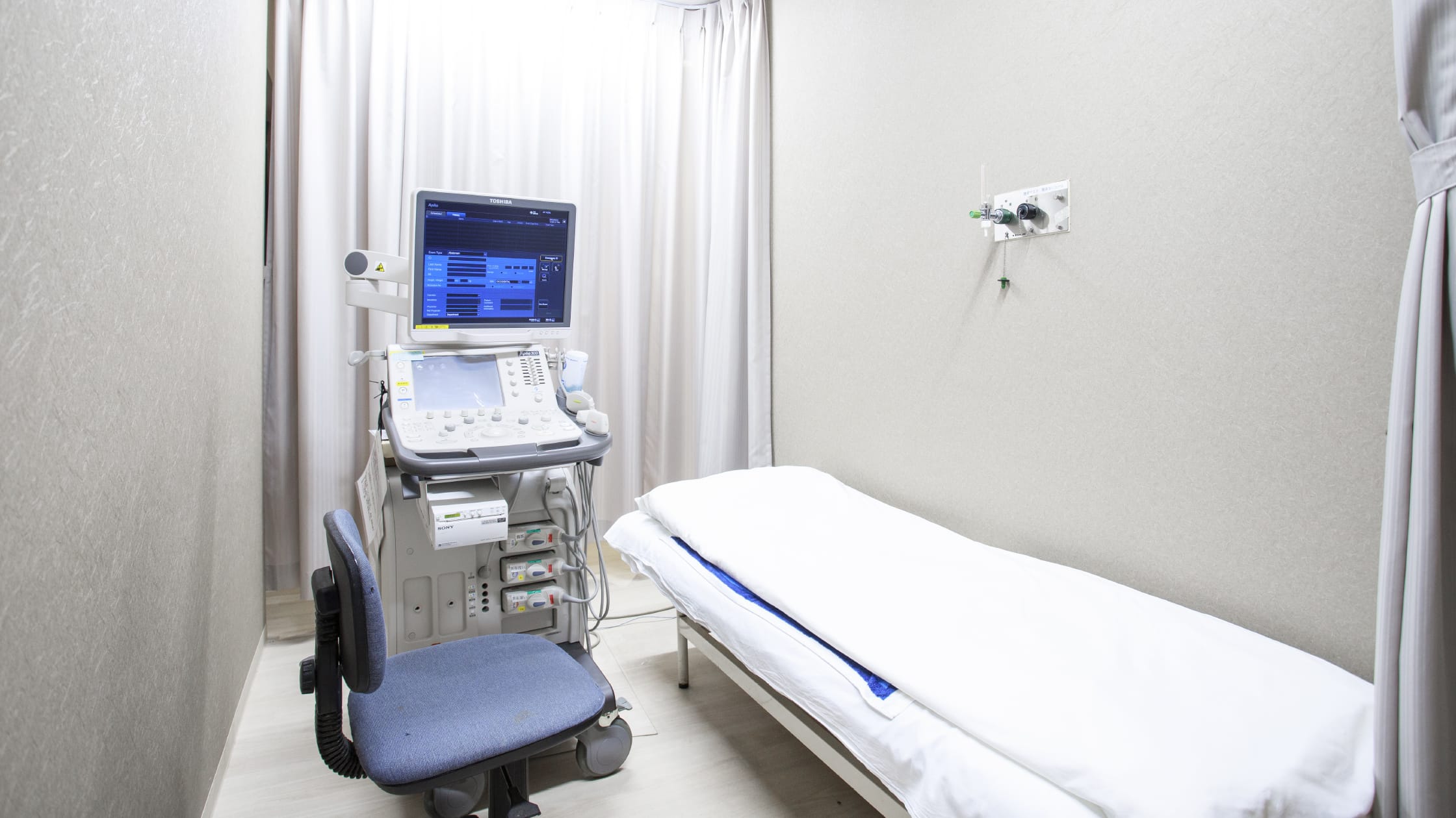 超音波検査室